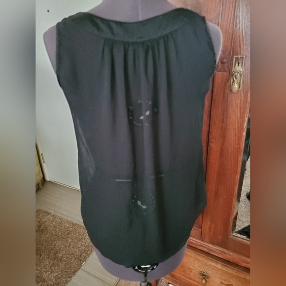 5 Summer Sleeveless Shirts Bundle Size Small - Picture 5 of 11